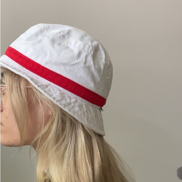 White bucket hat - Picture 4 of 4